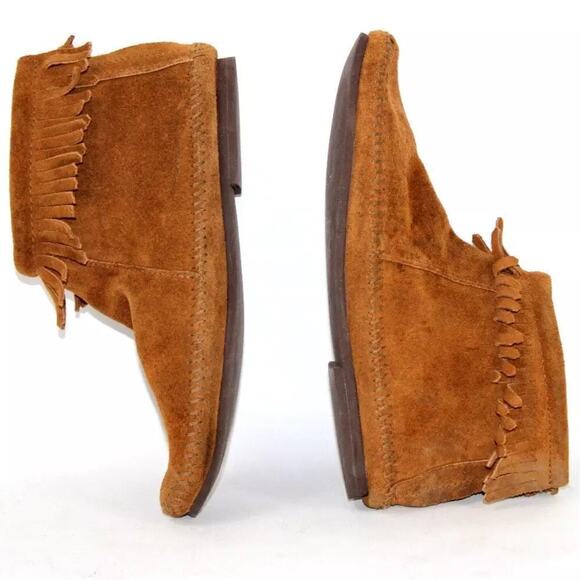 Minnetonka 282 Women's Brown Suede Fringe Ankle Boots Hard Sole Sz 7 Zip Closure - Picture 1 of 12